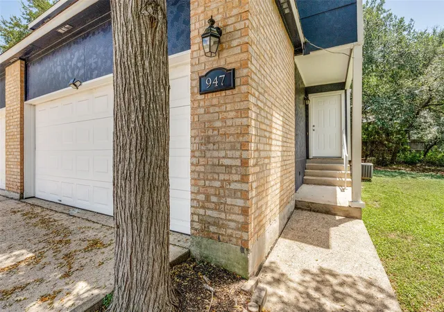 Photo 3 of House for sale at 945-947 Sagewood Trl, San Marcos, TX 78666 | MLS# 4064365 | Listing updated on 2026-10-05