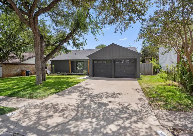 Photo 2 of Single family home for sale at 2713 Inridge Dr, Austin, TX 78745 | MLS# 9583983 | Listing updated on 2026-10-09