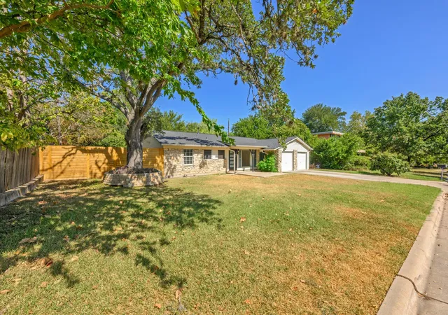 Photo 2 of Single family home for sale at 6802 Columbia Dr, Austin, TX 78723 | MLS# 5172326 | Listing updated on 2026-09-12