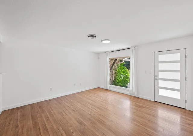 Photo 4 of Single family home for sale at 6802 Columbia Dr, Austin, TX 78723 | MLS# 5172326 | Listing updated on 2026-09-12