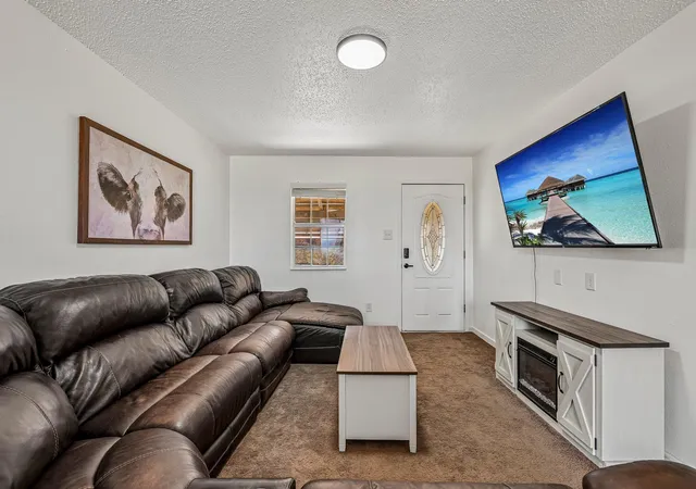 Photo 2 of Sale Pending at 8104 Bronco Ln, Lago Vista, TX 78645 | MLS# 7430341 | Listing updated on 2026-10-05