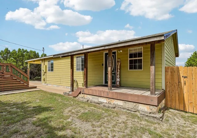 Photo 3 of Sale Pending at 8104 Bronco Ln, Lago Vista, TX 78645 | MLS# 7430341 | Listing updated on 2026-10-05