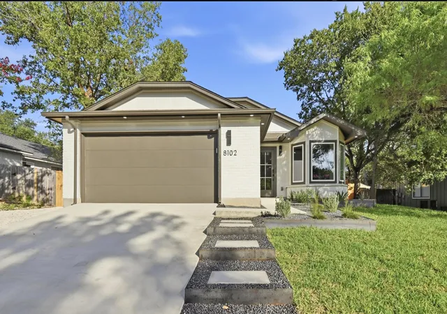 Photo 3 of Single family home for sale at 8102 Fort Sumter Rd, Austin, TX 78745 | MLS# 5030135 | Listing updated on 2026-10-18