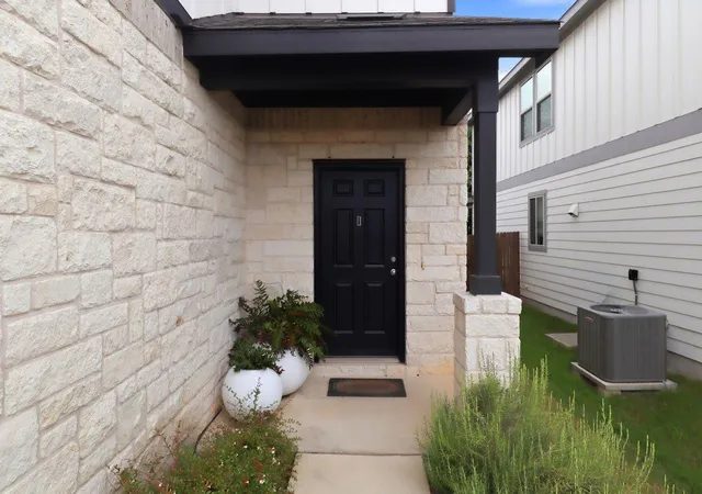 Photo 3 of Single family home for sale at 39 Pacific Loon St, Leander, TX 78641 | MLS# 9178281 | Listing updated on 2026-10-07