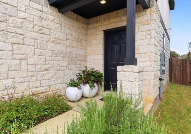 Photo 4 of Single family home for sale at 39 Pacific Loon St, Leander, TX 78641 | MLS# 9178281 | Listing updated on 2026-10-07