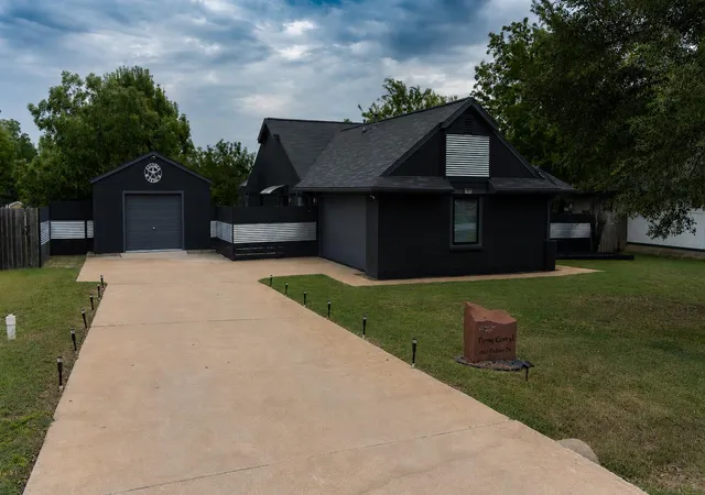 Photo 4 of Sale Pending at 1802 Dublin Dr, Leander, TX 78641 | MLS# 6775213 | Listing updated on 2026-09-25