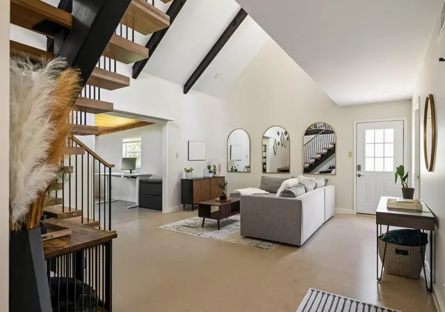 Photo 2 of Sale Pending at 610 Redbud Trl, Austin, TX 78748 | MLS# 4001259 | Listing updated on 2026-10-16