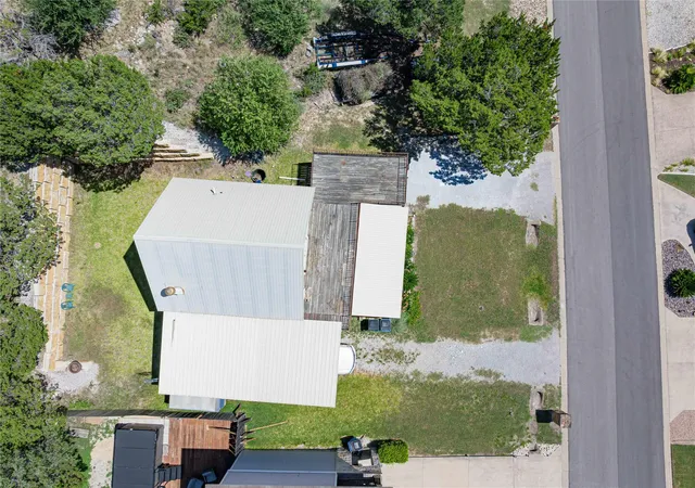 Photo 3 of Single family home for sale at 304 Southwind Rd, Lago Vista, TX 78645 | MLS# 3107063 | Listing updated on 2026-09-15