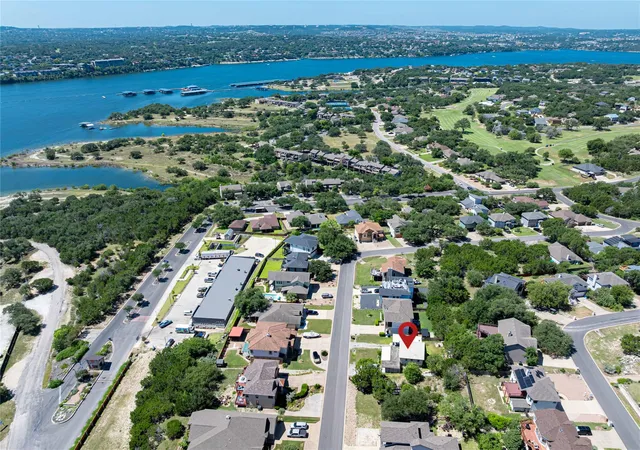 Photo 4 of Single family home for sale at 304 Southwind Rd, Lago Vista, TX 78645 | MLS# 3107063 | Listing updated on 2026-09-15