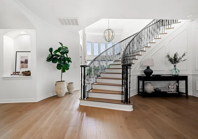 Photo 3 of Sale Pending at 1801 Eagles Glen Cv, Austin, TX 78732 | MLS# 3391024 | Listing updated on 2026-09-24