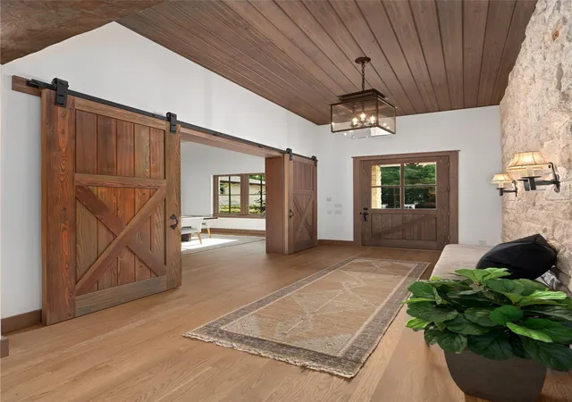 Photo 3 of Single family home for sale at 2618 Pecos St, Austin, TX 78703 | MLS# 3385013 | Listing updated on 2026-09-14