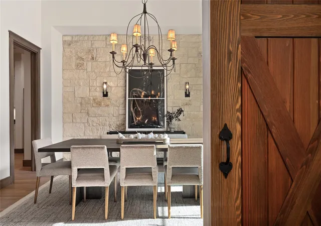 Photo 4 of Single family home for sale at 2618 Pecos St, Austin, TX 78703 | MLS# 3385013 | Listing updated on 2026-09-14