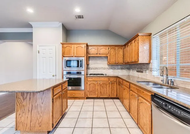 Photo 4 of Sale Pending at 7903 Henry Kinney Row, Austin, TX 78749 | MLS# 5669818 | Listing updated on 2026-09-15