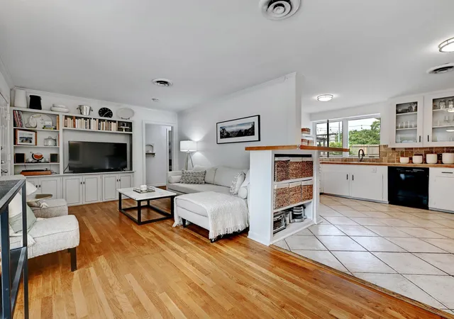 Photo 3 of Single family home for sale at 5700 Ave G, Austin, TX 78752 | MLS# 7984570 | Listing updated on 2026-09-22