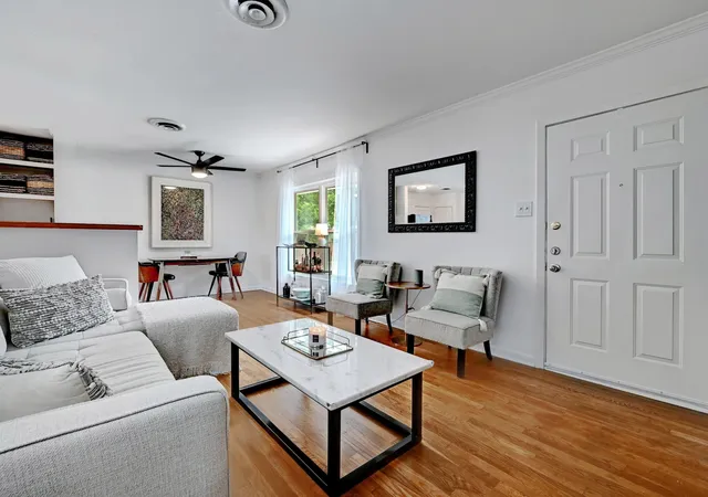 Photo 4 of Single family home for sale at 5700 Ave G, Austin, TX 78752 | MLS# 7984570 | Listing updated on 2026-09-22
