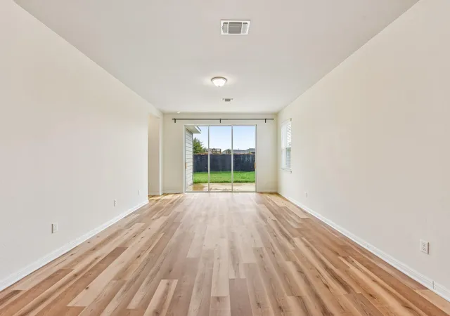 Photo 3 of Single family home for sale at 128 Lacey Oak Loop, San Marcos, TX 78666 | MLS# 1720447 | Listing updated on 2026-10-05