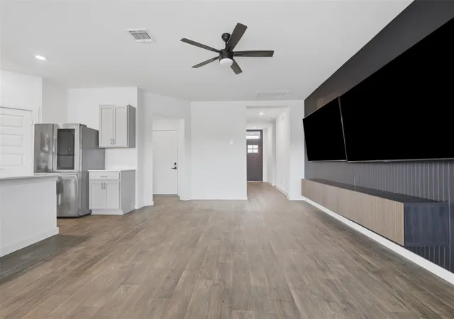 Photo 4 of Single family home for sale at 206 Canadian River Trl, Hutto, TX 78634 | MLS# 5312740 | Listing updated on 2026-09-12