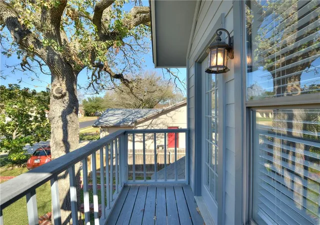 Photo 3 of Single family home for sale at 1707 Brokenshoe Dr, Round Rock, TX 78681 | MLS# 5332464 | Listing updated on 2026-09-29