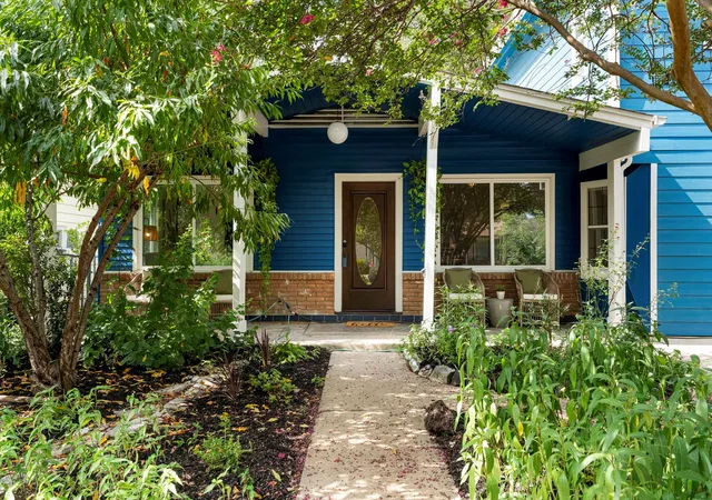 Multi family home for sale at 3201 Kay St, Austin, TX 78702 | MLS# 5503339