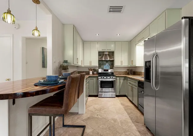 Photo 3 of Multi family home for sale at 3201 Kay St, Austin, TX 78702 | MLS# 5503339 | Listing updated on 2026-10-07