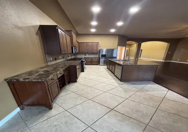 Photo 2 of Single family home for sale at 404 E Nakoma Dr, Hutto, TX 78634 | MLS# 3084258 | Listing updated on 2026-09-20