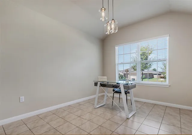 Photo 4 of Single family home for sale at 176 Dusky Thrush Dr, Kyle, TX 78640 | MLS# 9423806 | Listing updated on 2026-09-26