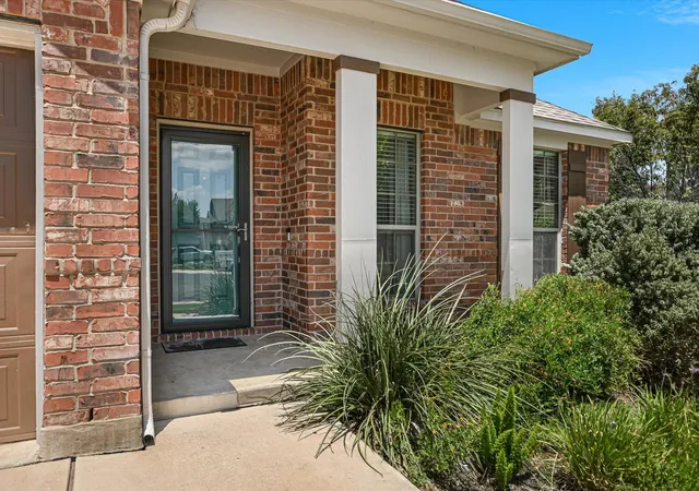 Photo 2 of Single family home for sale at 226 Animas Dr, Georgetown, TX 78626 | MLS# 7988978 | Listing updated on 2026-09-14