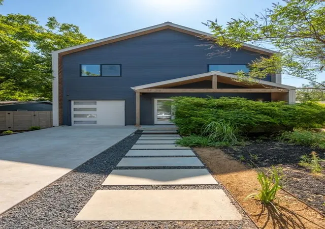 Photo 3 of Single family home for sale at 5513 Duval St, Austin, TX 78751 | MLS# 9188768 | Listing updated on 2026-09-14