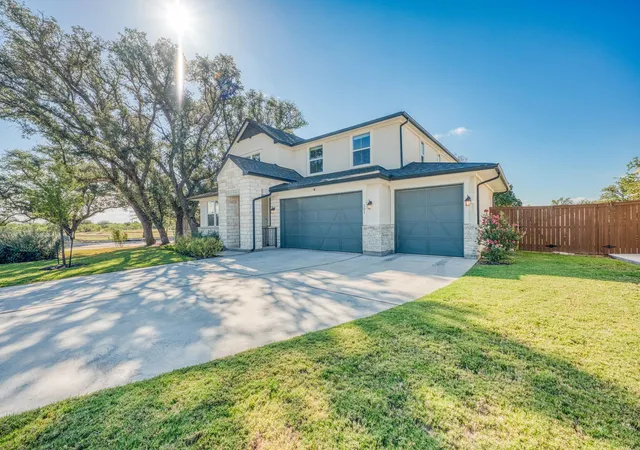 Photo 3 of Single family home for sale at 101 Plumbago Ln, Marble Falls, TX 78654 | MLS# 9191921 | Listing updated on 2026-09-12