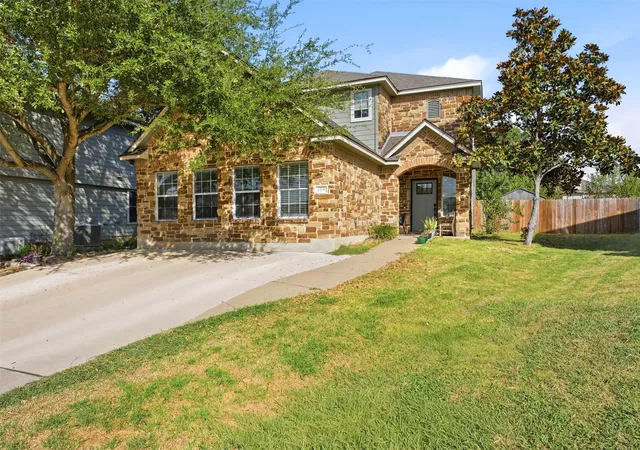 Photo 2 of Single family home for sale at 164 Caddis Cv, Kyle, TX 78640 | MLS# 7621187 | Listing updated on 2026-10-09