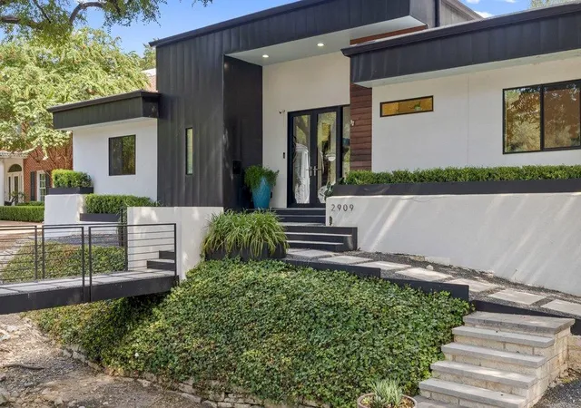 Photo 3 of Single family home for sale at 2909 Hillview Rd, Austin, TX 78703 | MLS# 6011121 | Listing updated on 2026-10-07