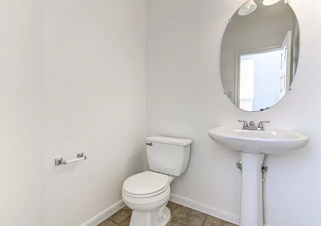 Listing Photo 4 - Condo for sale in building located at 1904 Tramson Dr, Austin, TX 78741 - Unit #95C