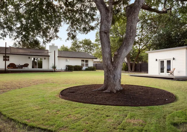 Photo 4 of Single family home for sale at 3009 Val Dr, Austin, TX 78723 | MLS# 4017555 | Listing updated on 2026-10-23