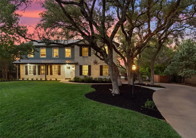 Photo 1 of Single family home for sale at 106 El Norte Ct, Lakeway, TX 78734 | MLS# 1013402 | Listing updated on 2026-10-26