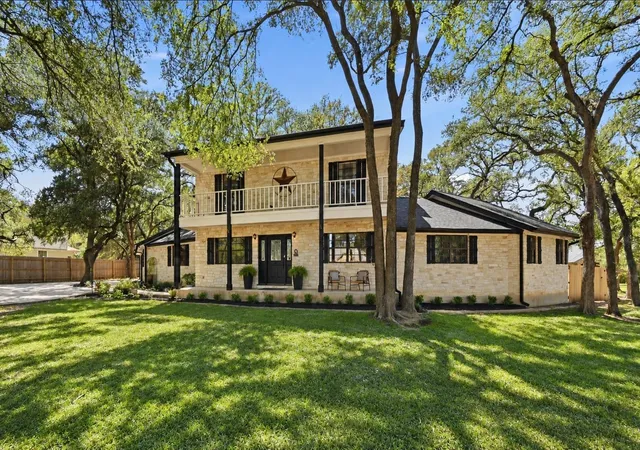Photo 1 of Single family home for sale at 224 Maple Dr, Mountain City, TX 78610 | MLS# 7026713 | Listing updated on 2026-09-11