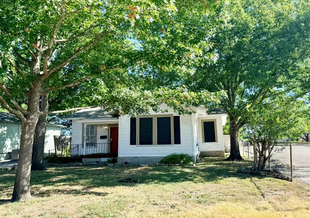 Photo 1 of Single family home for sale at 404 Normandy St, Austin, TX 78745 | MLS# 1639685 | Listing updated on 2026-10-24
