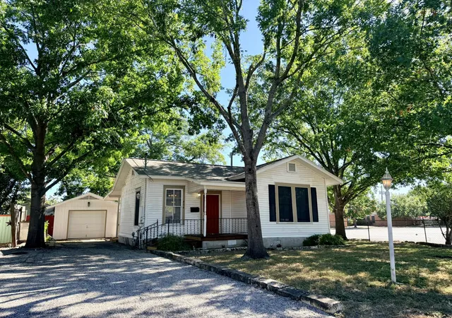 Photo 2 of Single family home for sale at 404 Normandy St, Austin, TX 78745 | MLS# 1639685 | Listing updated on 2026-10-24