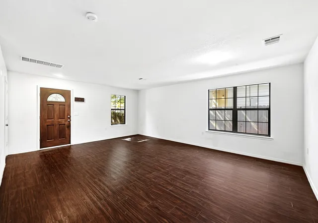Photo 4 of Sale Pending at 7908 Running Water Dr, Austin, TX 78747 | MLS# 5981167 | Listing updated on 2026-10-15