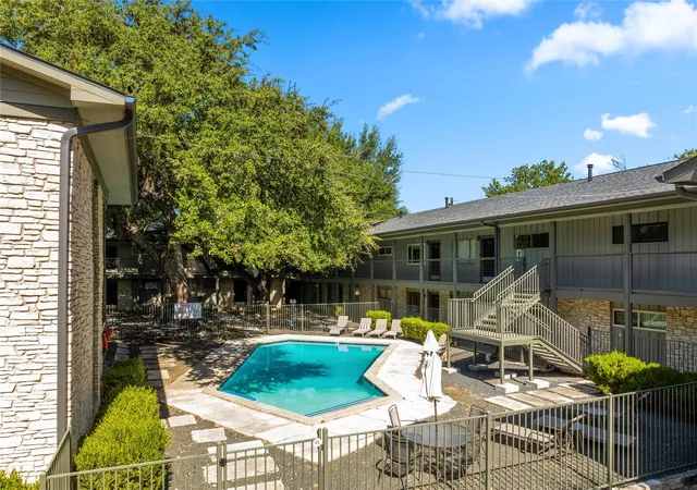 Condo for sale at 2303 East Side Dr #210, Austin, TX 78704 | MLS# 7425868