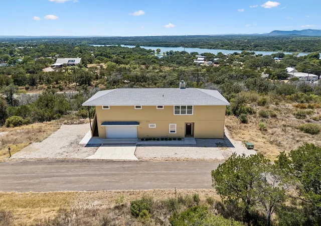 Single family home for sale at 113 War Bonnet Rdg, Kingsland, TX 78639 | MLS# 3189387