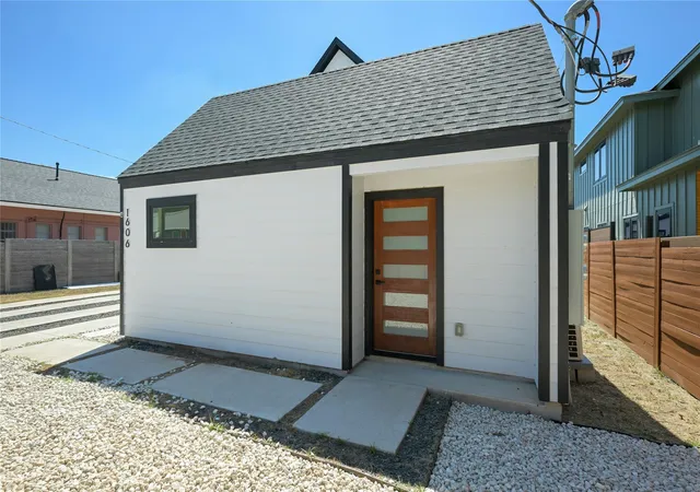 Photo 2 of Single family home for sale at 1606 Harvey St #1, Austin, TX 78702 | MLS# 6857088 | Listing updated on 2026-09-15