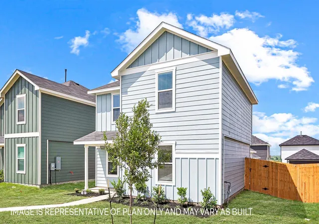 Photo 3 of Sale Pending at 1069 Phantom Hl Blvd, Buda, TX 78610 | MLS# 2661321 | Listing updated on 2026-09-14