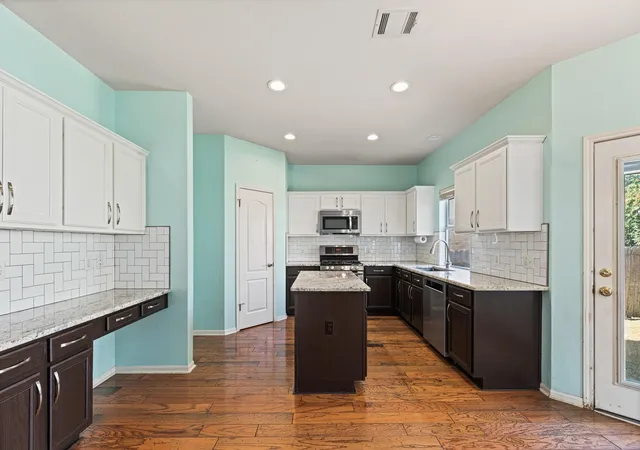 Photo 3 of Single family home for sale at 3718 Eagles Nest St, Round Rock, TX 78665 | MLS# 6596319 | Listing updated on 2026-09-22