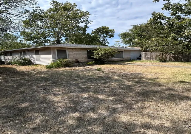 Photo 2 of Single family home for sale at 6004 Dunbury Dr, Austin, TX 78723 | MLS# 5686977 | Listing updated on 2026-10-12