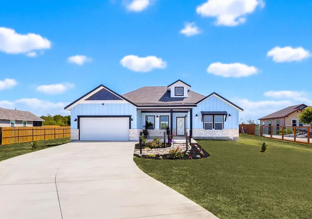 Photo 1 of Single family home for sale at 201 El Rey Dr, Kyle, TX 78640 | MLS# 9091407 | Listing updated on 2026-09-21