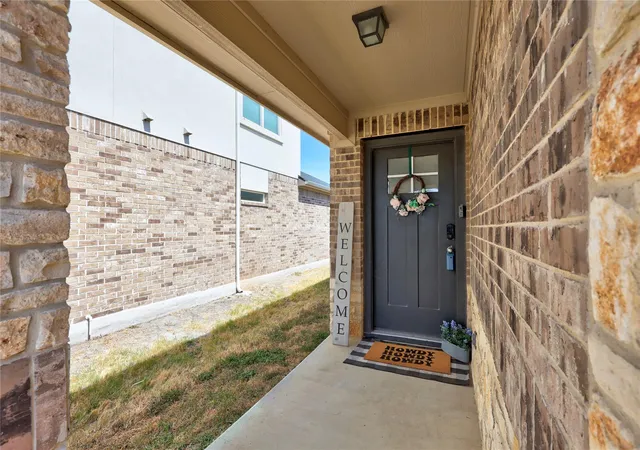 Photo 3 of Single family home for sale at 304 Dubina Ave, Georgetown, TX 78626 | MLS# 6244826 | Listing updated on 2026-09-25