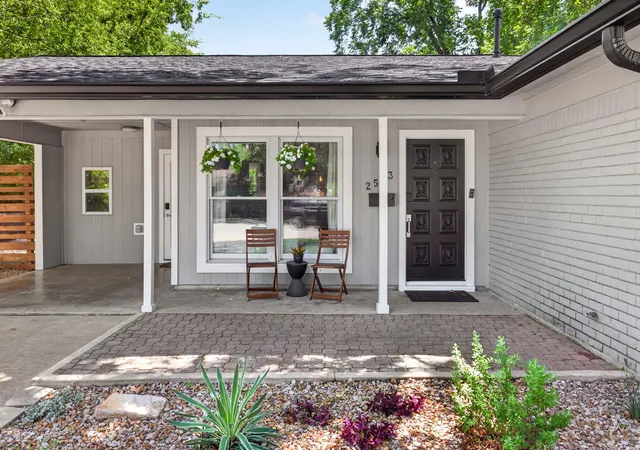 Photo 3 of Single family home for sale at 2503 E Side Dr, Austin, TX 78704 | MLS# 5796049 | Listing updated on 2026-10-17