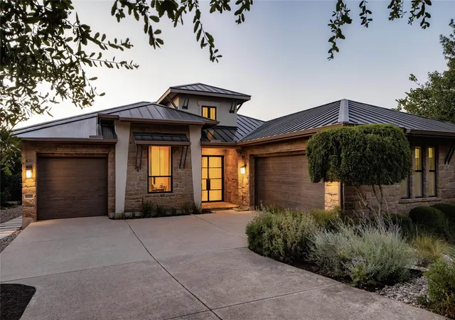 Photo 3 of Single family home for sale at 8320 Carranzo Dr, Austin, TX 78735 | MLS# 8234537 | Listing updated on 2026-09-13