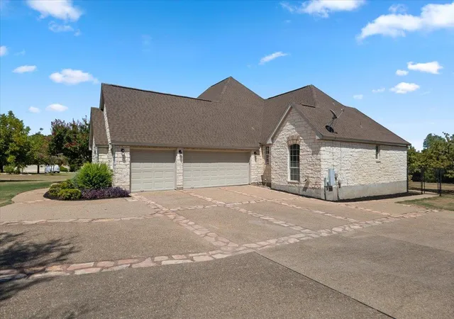 Photo 3 of Sale Pending at 212 Neal Dr, Liberty Hill, TX 78642 | MLS# 2659465 | Listing updated on 2026-10-06