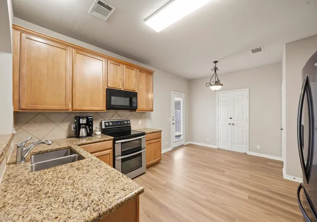 Photo 4 of Single family home for sale at 19104 Leigh Ln, Pflugerville, TX 78660 | MLS# 2525861 | Listing updated on 2026-09-28